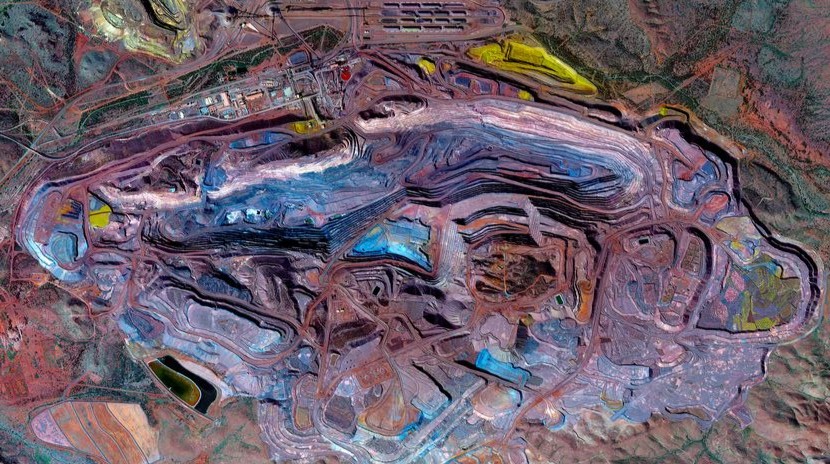 Operações de mineração em campo